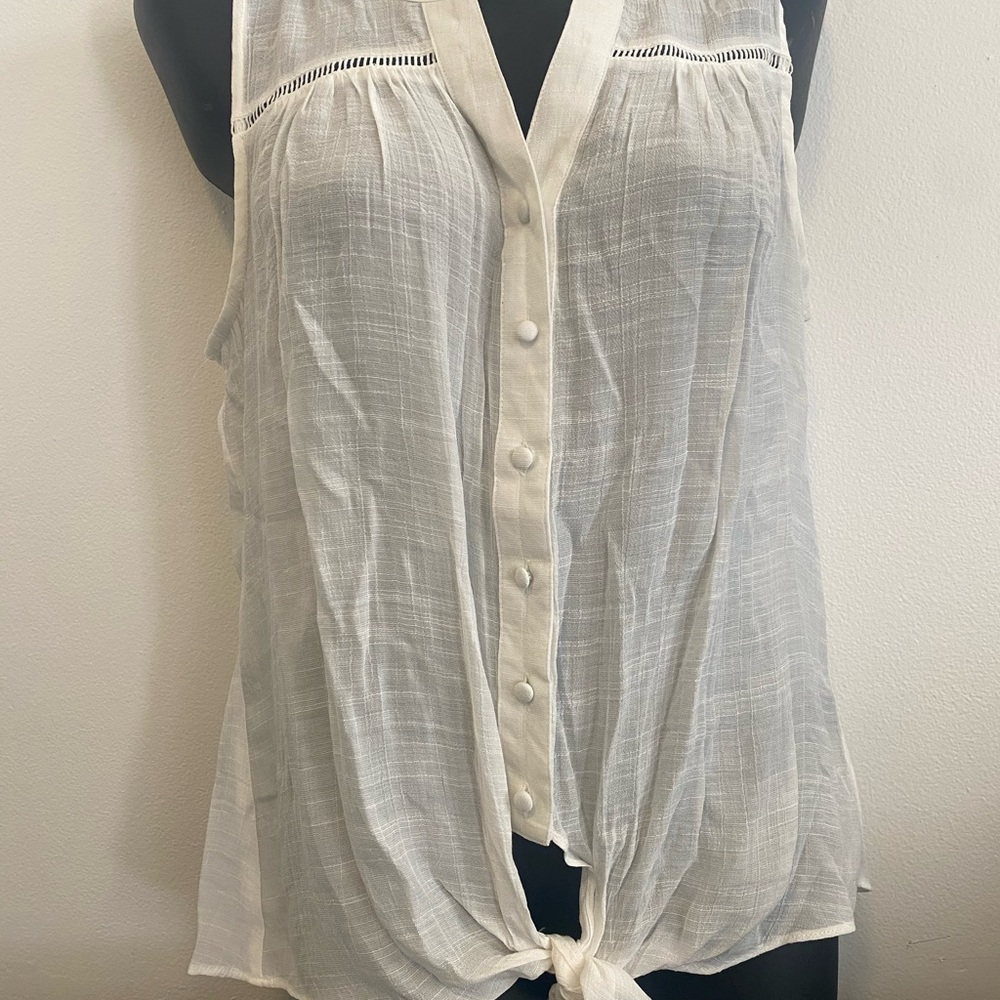 Zac & Rachel Cream Sleeveless Button Down Blouse